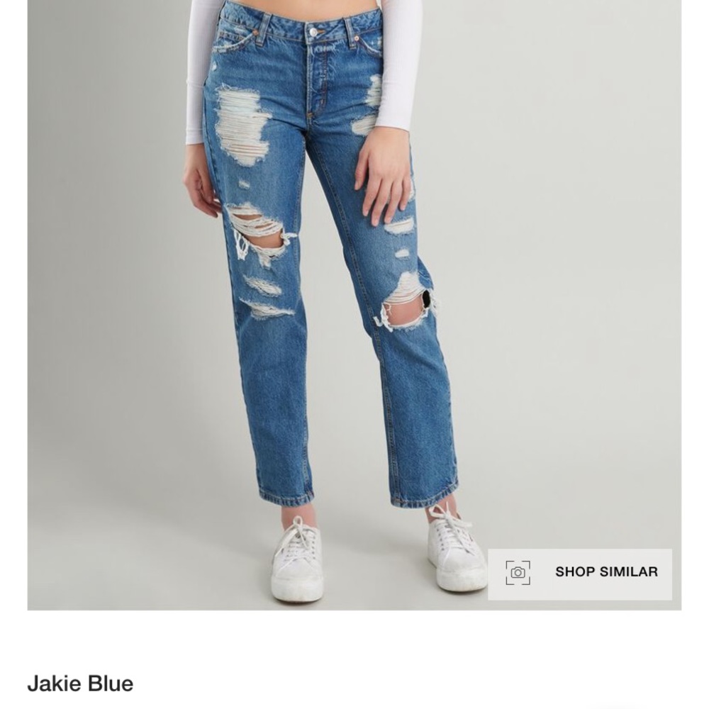 “Jackie blue” mid-rise relaxed jean from Garage.